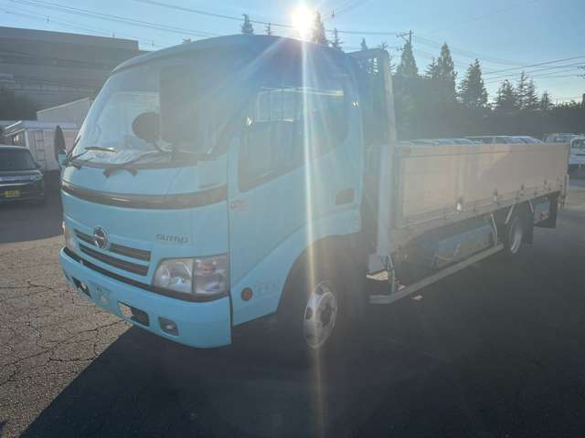 Hino Dutro 6