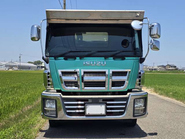 Isuzu Giga 2