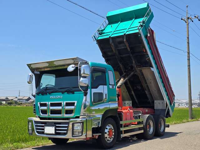 Isuzu Giga 4