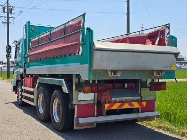 Isuzu Giga 8