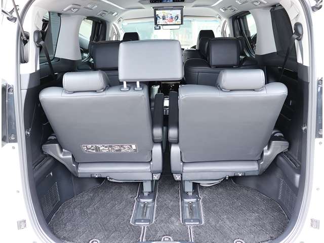 Toyota Alphard 12