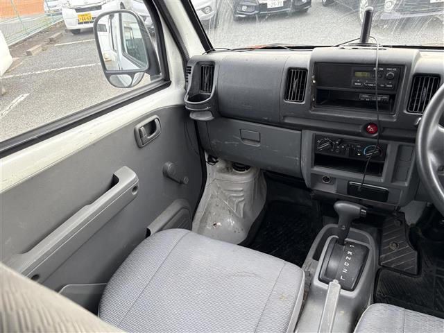 Mitsubishi Minicab Van 11
