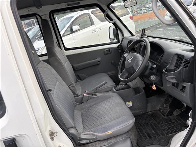 Mitsubishi Minicab Van 10