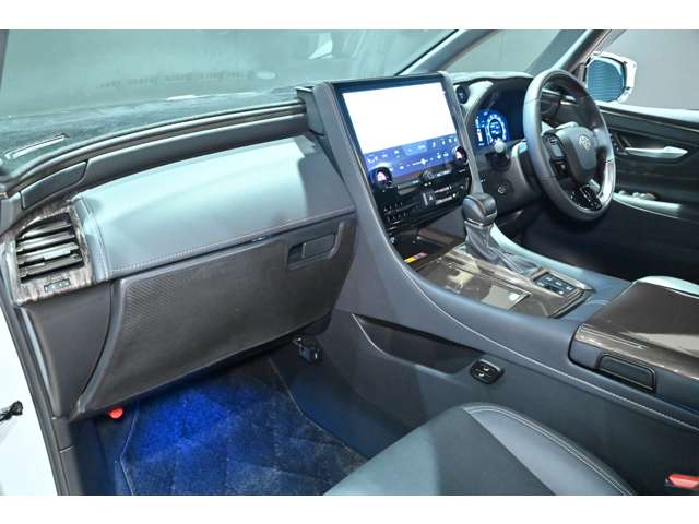 Toyota Alphard 11