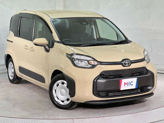 Toyota Sienta 2