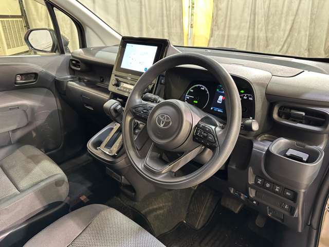 Toyota Sienta 9