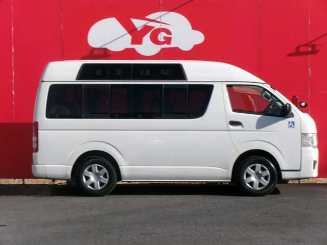 Toyota Hiace Van 5