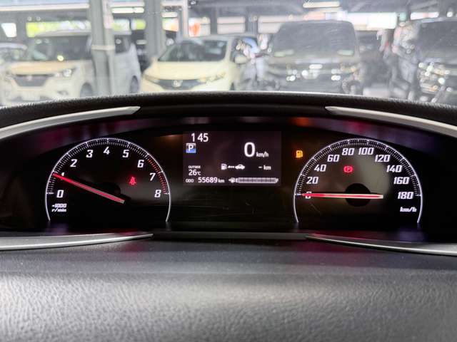 Toyota Sienta 11