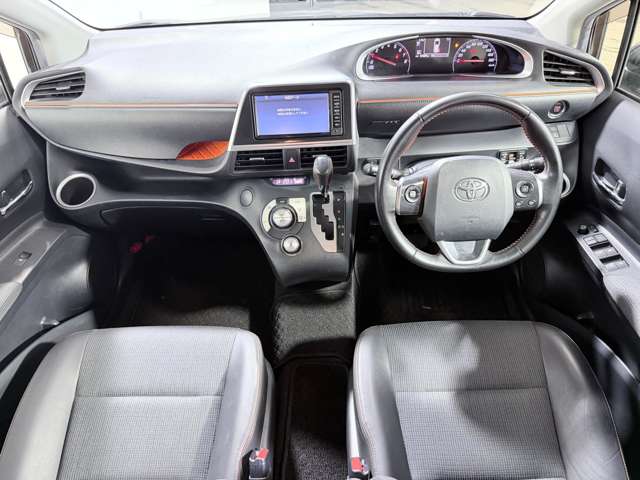 Toyota Sienta 3
