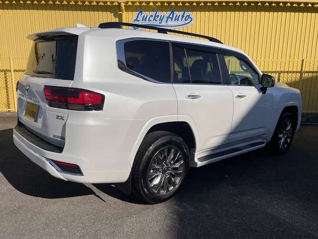 Toyota Land Cruiser 300 4