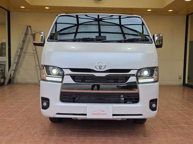 Toyota Hiace Van 2