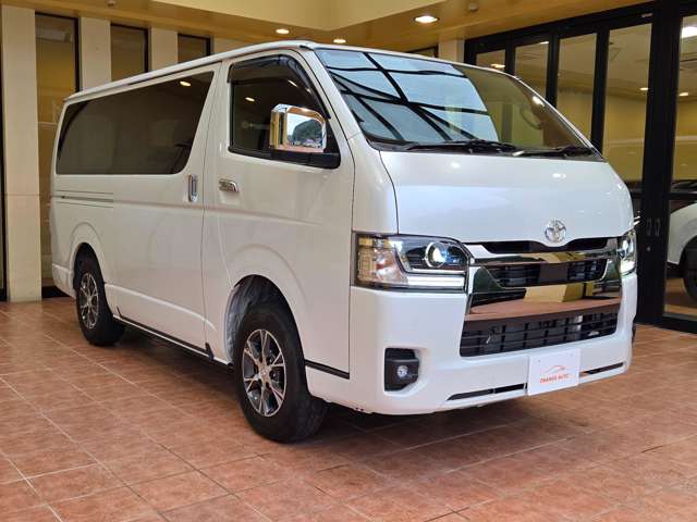 Toyota Hiace Van 3