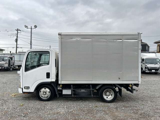 Isuzu Elf 4