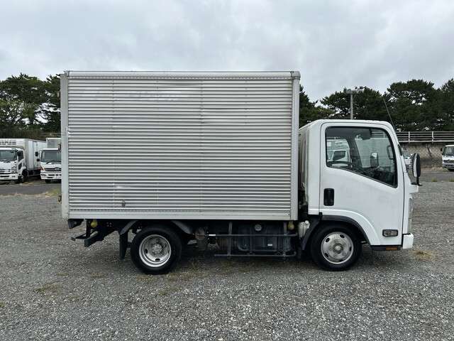 Isuzu Elf 5