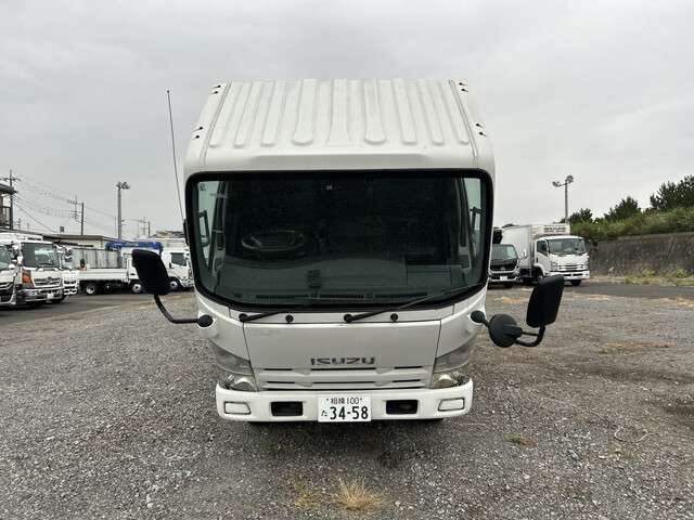 Isuzu Elf 7