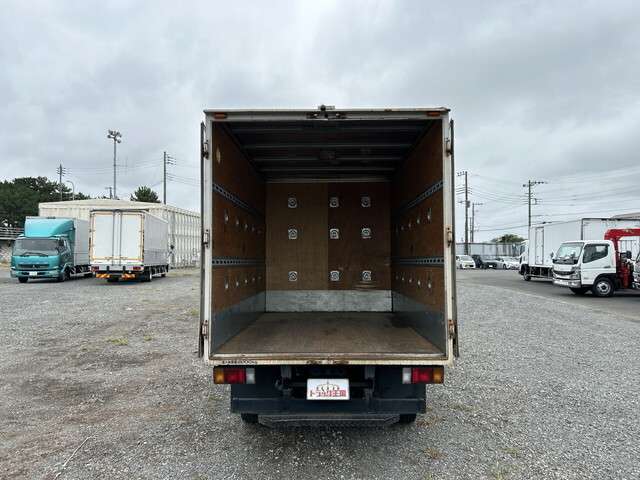 Isuzu Elf 9