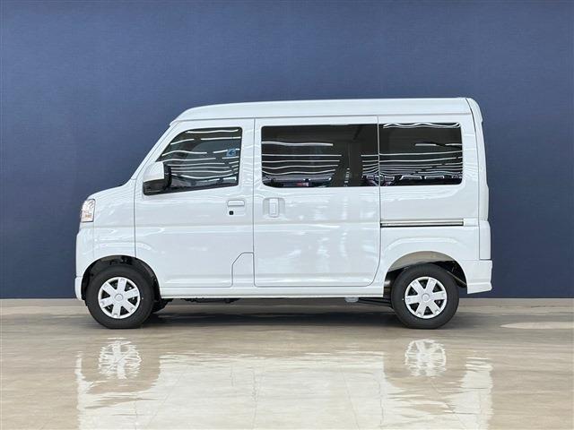 Daihatsu Hijet Cargo 6