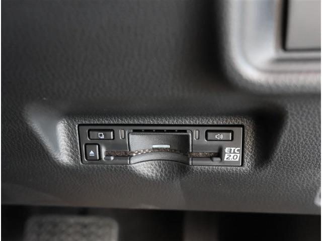 Toyota Sienta 6