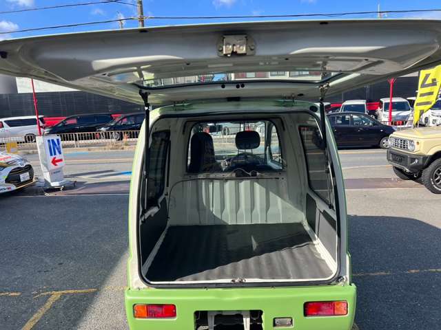 Daihatsu Midget II 6