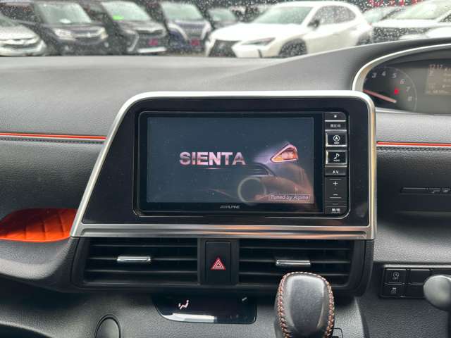 Toyota Sienta 4
