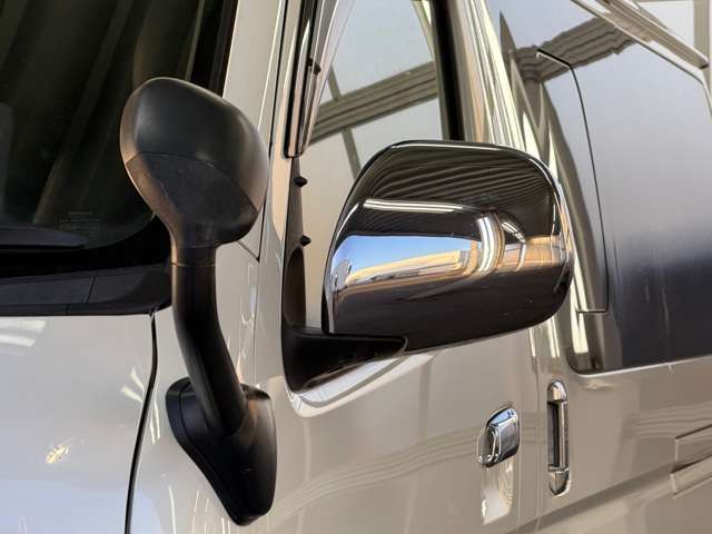 Toyota Hiace Van 11