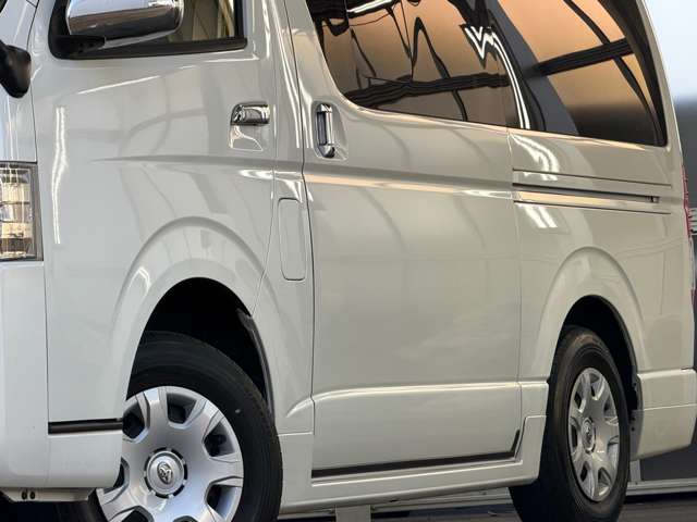 Toyota Hiace Van 2