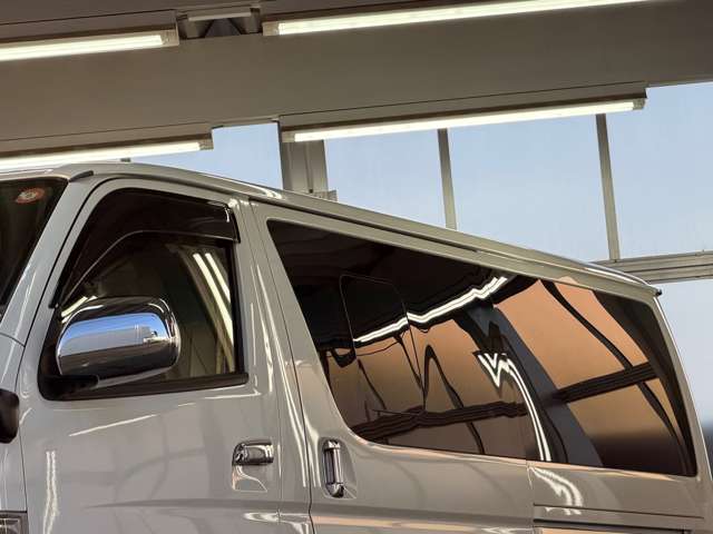 Toyota Hiace Van 3