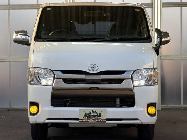 Toyota Hiace Van 6