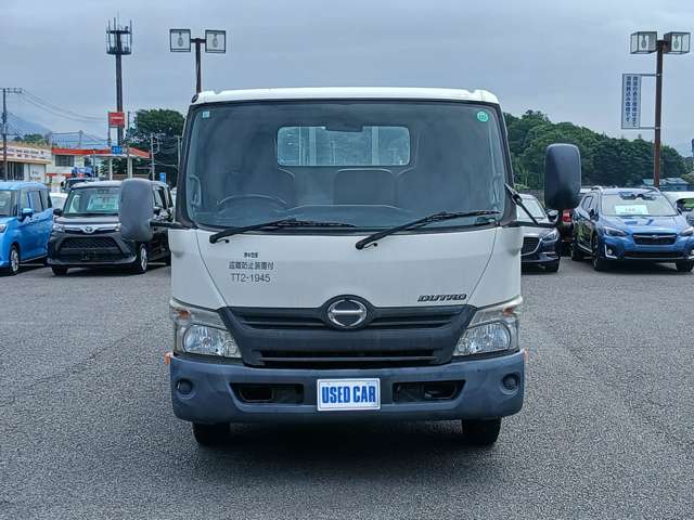 Hino Dutro 3