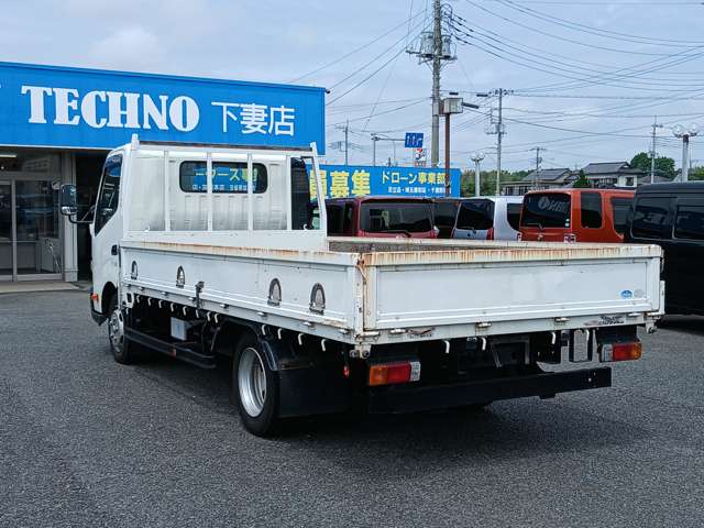 Hino Dutro 7