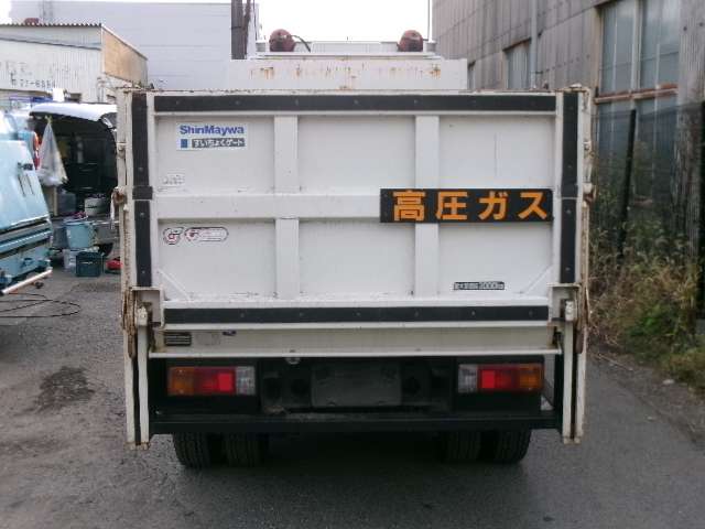 Hino Dutro 5