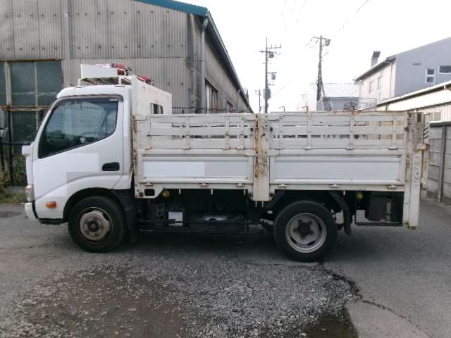 Hino Dutro 8