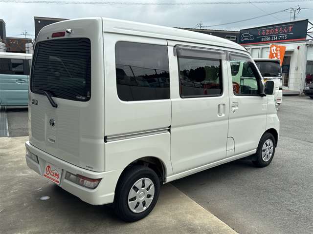 Toyota Pixis Van 7