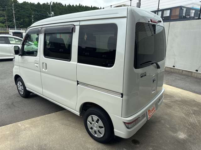 Toyota Pixis Van 8