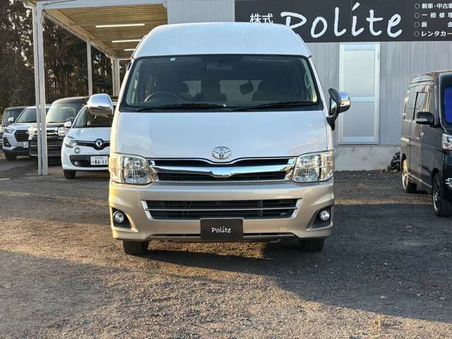 Toyota Hiace 2