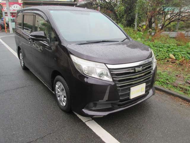 Toyota Noah 3