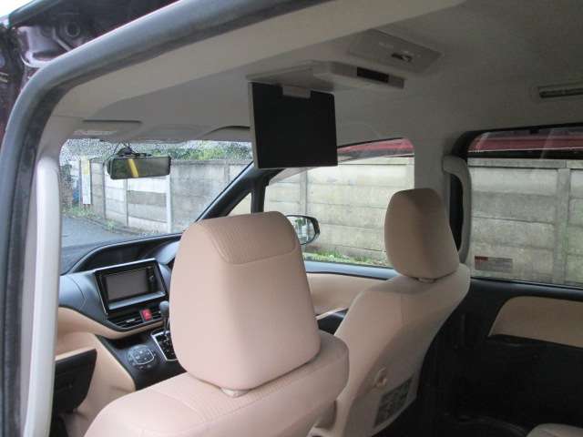 Toyota Noah 8