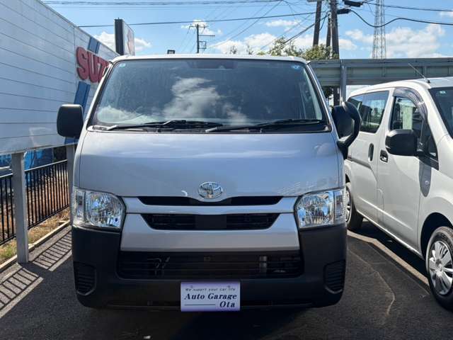 Toyota Hiace Van 5