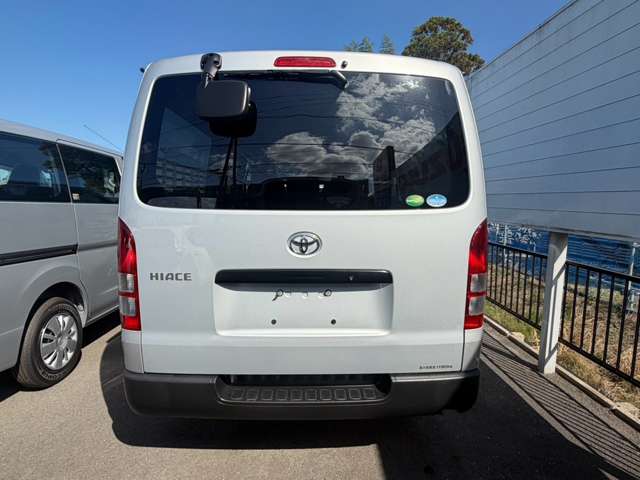 Toyota Hiace Van 8