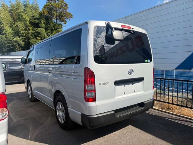 Toyota Hiace Van 9