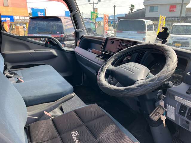 Mitsubishi Fuso Canter 9