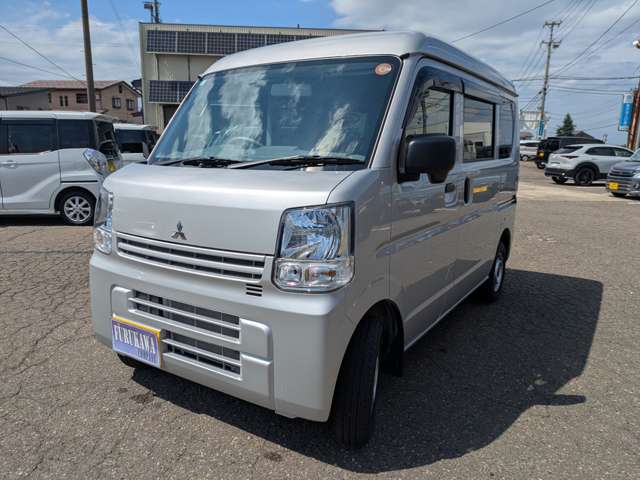 Mitsubishi Minicab Van 11
