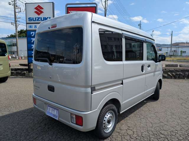 Mitsubishi Minicab Van 7