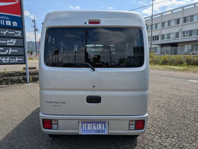 Mitsubishi Minicab Van 8