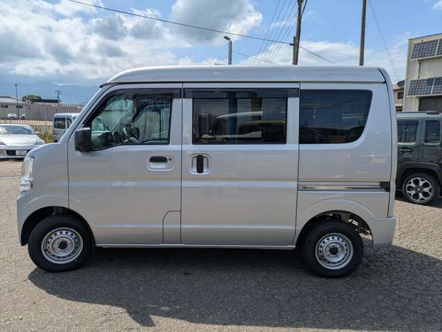 Mitsubishi Minicab Van 10