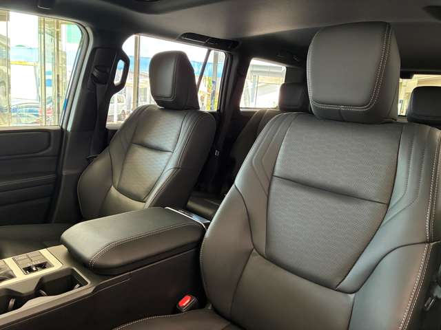 Toyota Land Cruiser 250 8