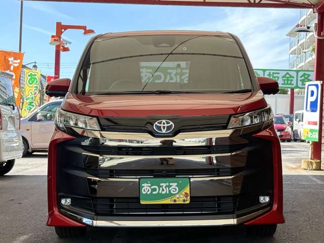 Toyota Noah 3