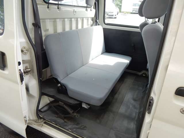 Daihatsu Hijet Deck Van 8