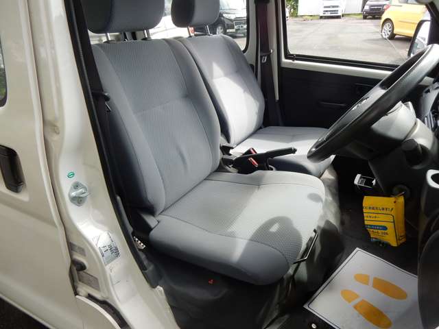 Daihatsu Hijet Deck Van 9