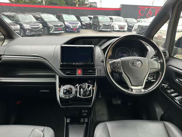 Toyota Esquire 3